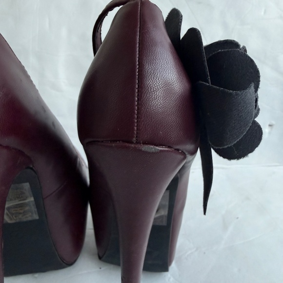 Madison by ShoeDazzle | Magenta Purple Sky High Platform Heels | Size 7 - Picture 5 of 11